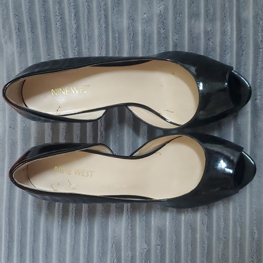 Nine West sexy ladies open peep toe 4 1/2 high stiletto heels in black size 9M